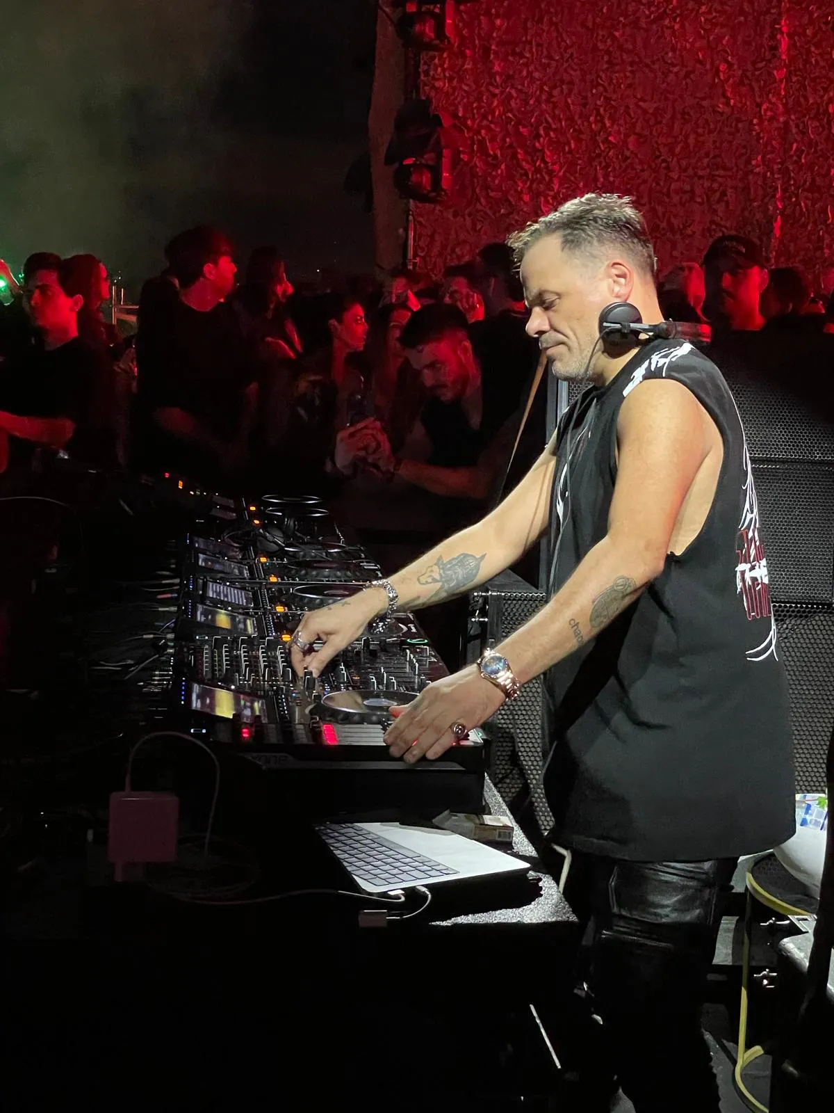 MRAK showcasing CAPITALIST